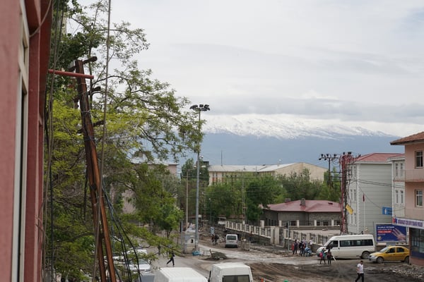 Blick auf Mount Ararat - der sich leider sehr bedeckt hält...