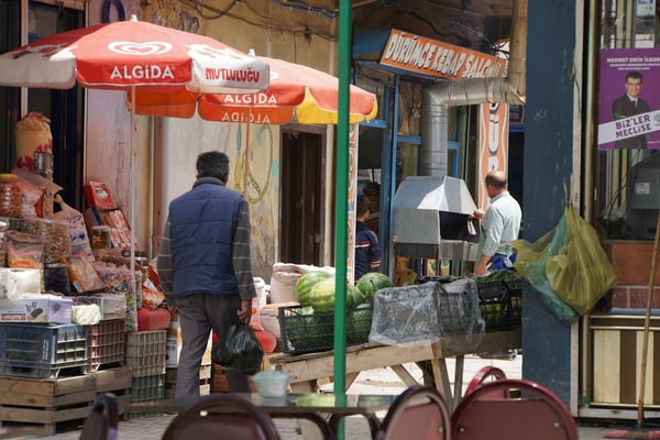 Kleine Läden, fliegende Händler...