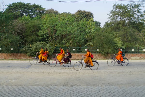 Lumbini: Auf dem Schulweg...