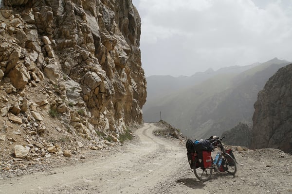  die M41 Seidenstrasse als sprichwörtlicher "Highway" in den Bergen