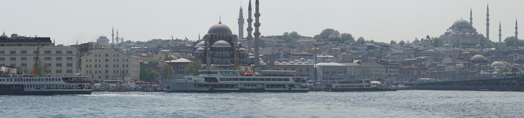 Karaköy, da wo die Schiffe für die Bosphorusrundfahrt an- und ablegen...