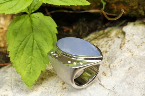 Pièce No B215-118, argent 925 avec Calcédoine et 6x diamants #ring #silverring #jewellery #artjewellery #diamonds 