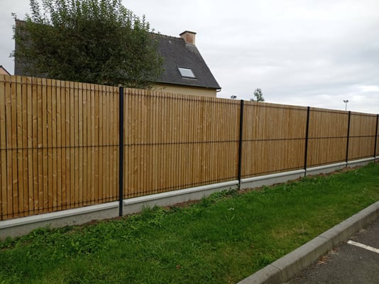 clôture panneaux rigides occultation bois 35 Rives du Couesnon