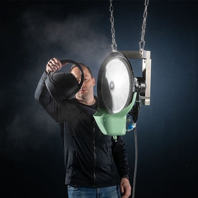 Befüllung eines Friggy Wasserverneblers mit Aufhängung