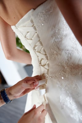 mariage  les préparatifs de la mariée robe de mariée