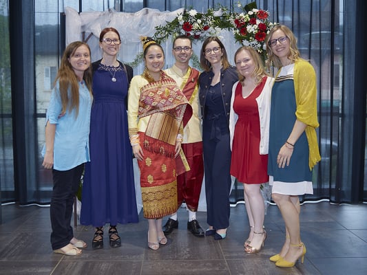 Mariage photo de groupe les mariés et leurs familles