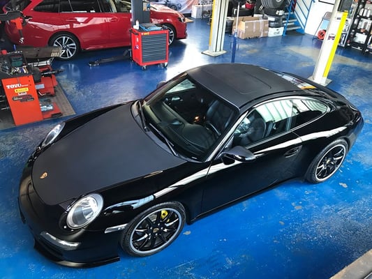 Porsche 911 Carrera frisch poliert und gewachst.