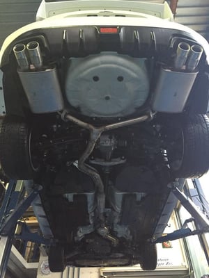 WRX STI mit Invidia Q300 Sportauspuffanlage ab Kat mit Titan-Endrohrvariante. 