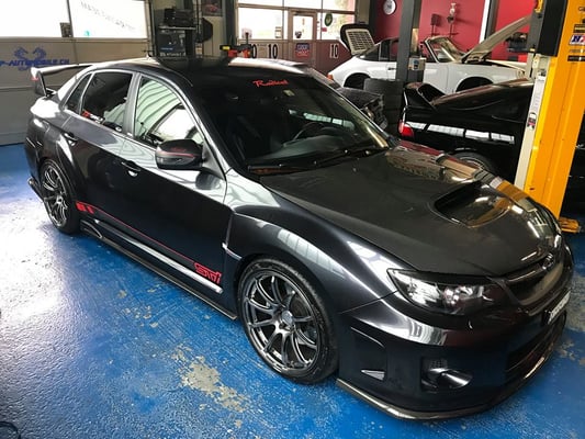 STI Umbau viel Carbon und Carrosserie verbreitert