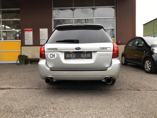 Subaru Legacy mit Sportauspuff.
