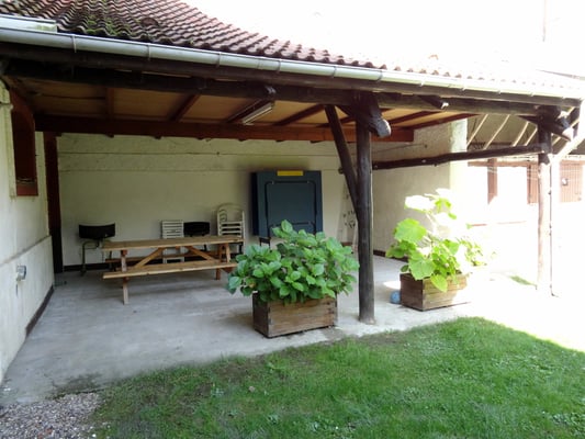 Le auvent - Gîte à la campagne - Meuse