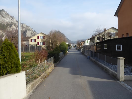 Bilder aus dem Quartier,  wo sich das Bauland befindet