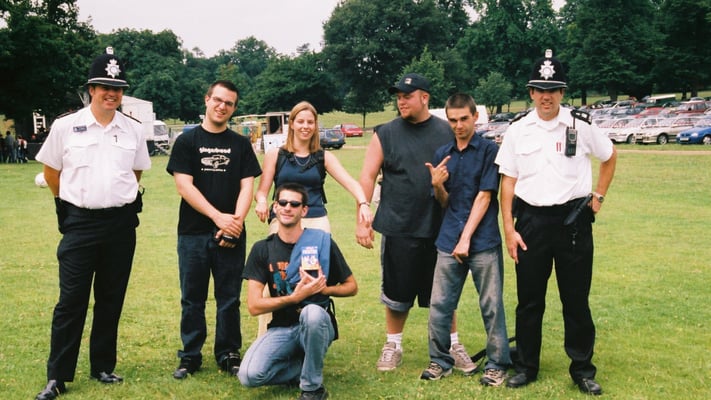EXTERIO avec la police d'Angleterre