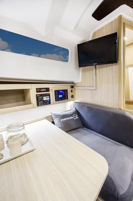 Nexus 870 Revo Intérieur Carré