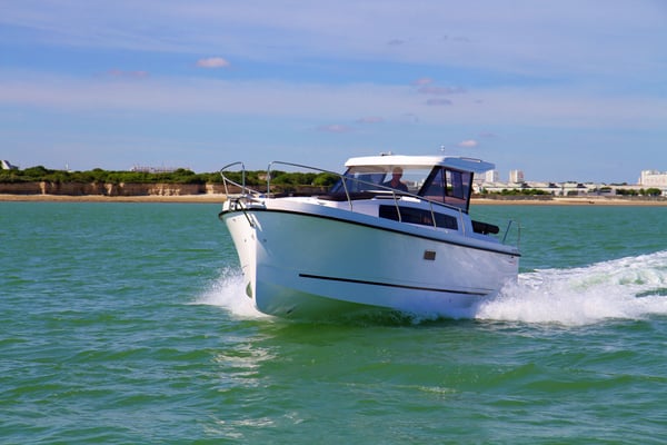 Nexus 870 Revo Hard Top Hors Bord 115 CH