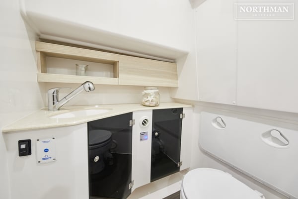 Nexus 870 Revo Intérieur Toilettes