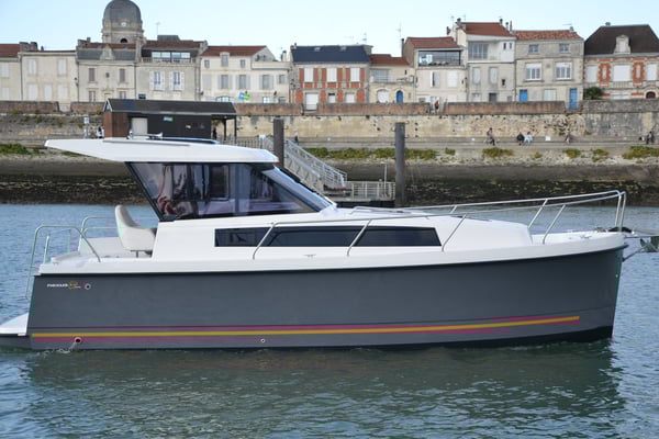 Nexus 870 Revo Hard Top Navigation