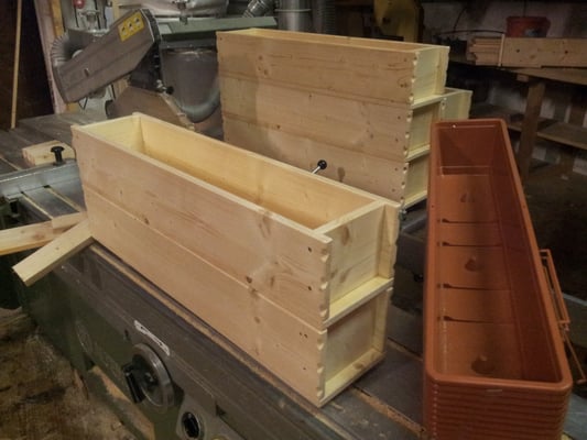 Blumenkästen mit passendem Einsatz