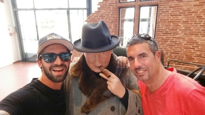 Die 2 Herren mussten natürlich mit Winston Churchill aufs Bild