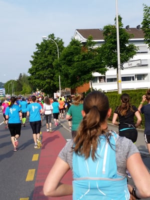 die ersten Kilometer und Mike macht noch munter Fotos :)