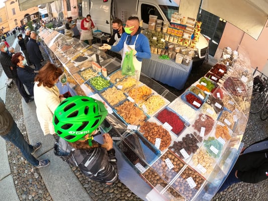 Auf dem Markt in Cremona