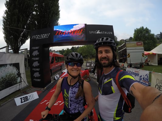 Finishline im Hintergrund