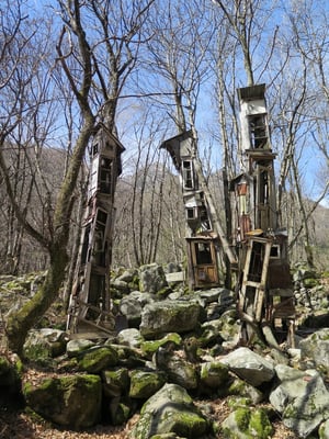 Kunst entlang der Wanderung