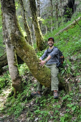 ...und Mike flüchtet auf den Baum :)