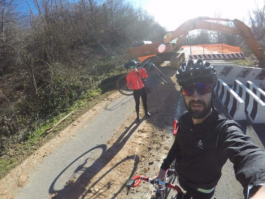 Und wieder eine Strassensperre!!