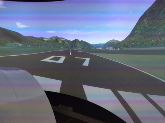 Im Flugsimulator wird der Vierwaldstättersee überflogen.