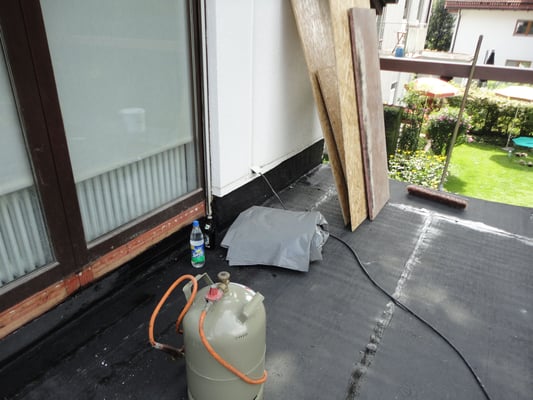 Terrassenabdichtung mit PYE PV5 Bitumen Schweißbahnen