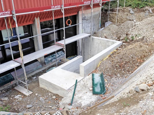 Hopf und Wirth Architekten ETH HTL SIA  Winterthur, Erweiterung Turnhallen Berufsbildungsschule Winterthur, Sichtbeton Aussentreppen