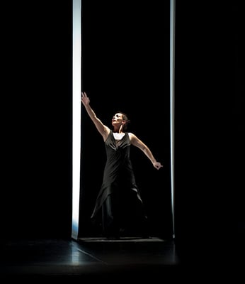 Juana  Asun Noales    Luna Negra Dance Theater