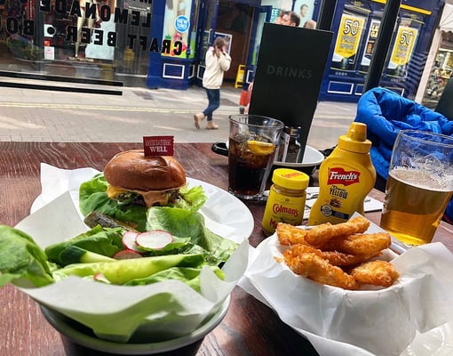 Lunch im Burgerladen Bryron!