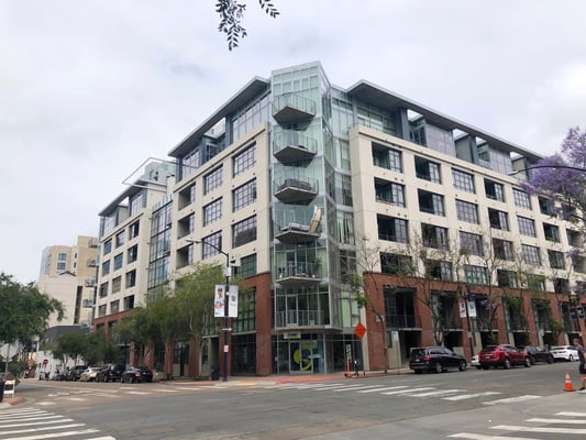 In diesem Haus wohnen wir: 1050 Island Ave.