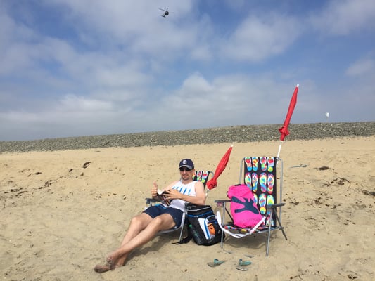 Unser Standequipment ist aufgestellt und ein Militärhelikopter macht sogleich einen Kontrollüberflug!