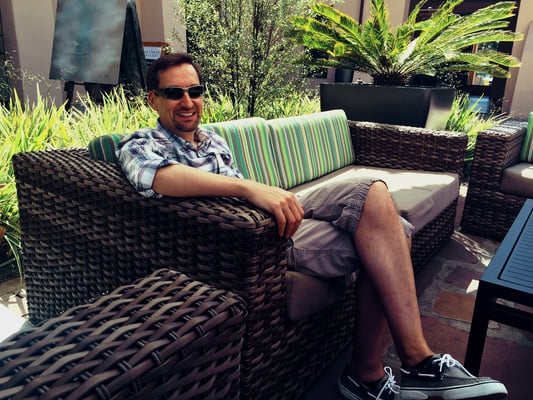 Chillen in der Lounge im Headquarters....das Glace feht noch!