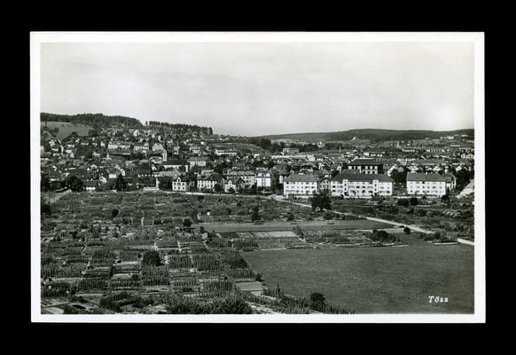 Fotografie ca. 1930,     Die Pünten mussten Rieter weichen - rechts steht heute das Schulhaus Rosenau