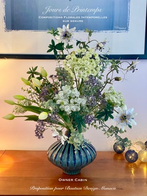 Composition florale intemporelle réalisée sur mesure