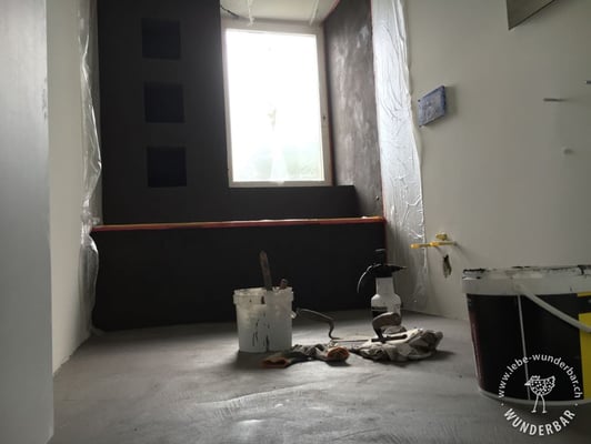 Bad während der Beschichtungsarbeiten