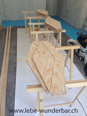 Unbehandelte Seekiefer vor den Lackarbeiten