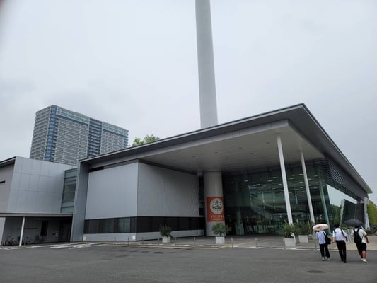 本部棟（そなエリア東京）の外観