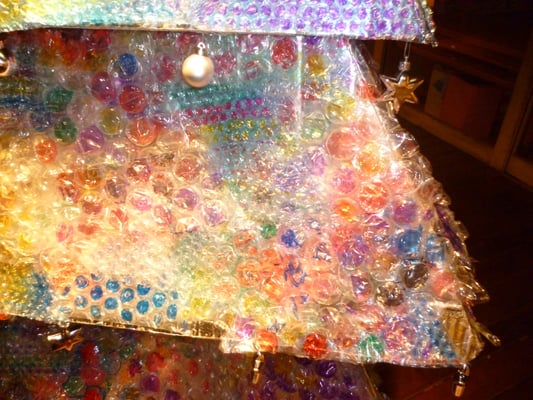 気泡のひとつひとつに、園児たちの心がこもっています。