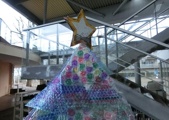 ツリーの上には、星飾り。