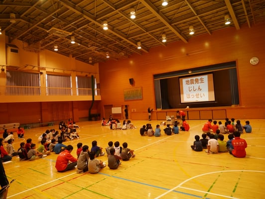 「地震発生」　ここからHUGゲームが始まります。