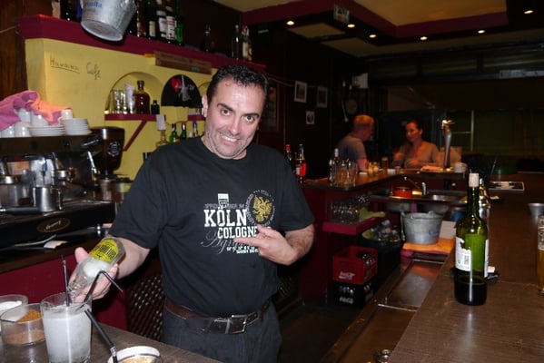 Toni in Havana Café (mit neuem Köln-TShirt)