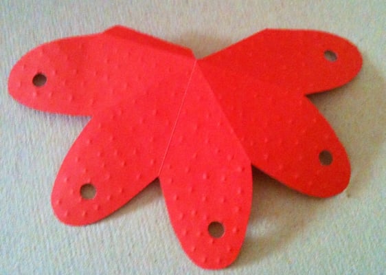 Löcher mit Locher gemacht