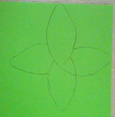 großes Erdbeerblatt