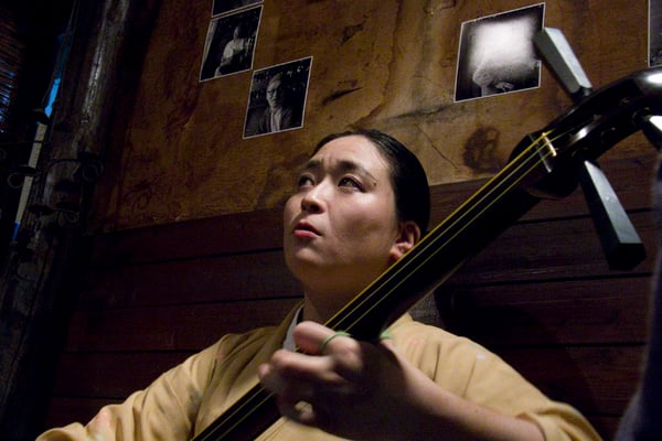 「ハッ、ヨウ！！」　合いの手にも熱が入ります！　