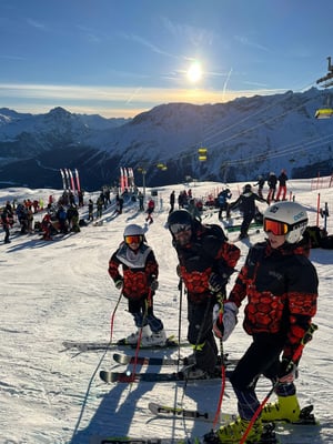 Skicross Début von Chris und Seb mit einem tollen 5. und 6. Rang. Bravo (auch für das Outfit)